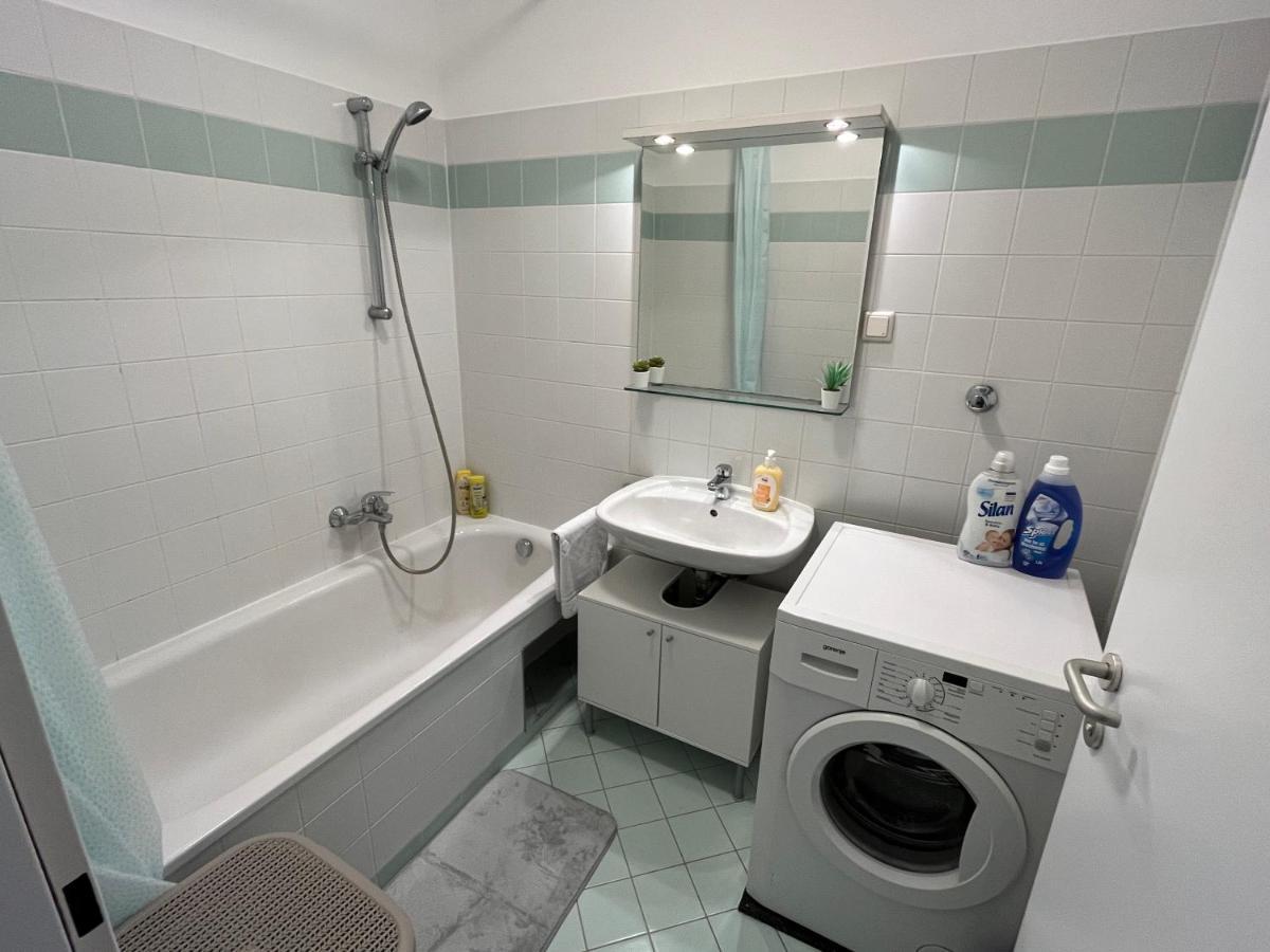 Cool Schoenbrunn Apt 2Br Viena Exterior foto